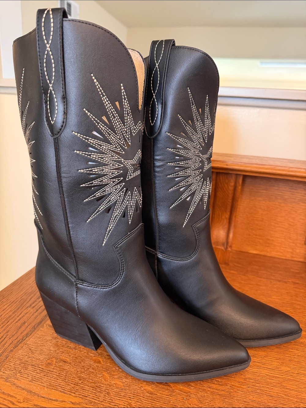 New Women’s Black Star-Stitch Western Mid-Calf Boots Size 7 1/2